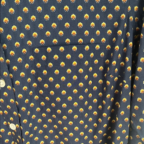 Lands' End 💯%cotton Navy Button-Down Shirt with Gold Dot Print excellent - Picture 6 of 6